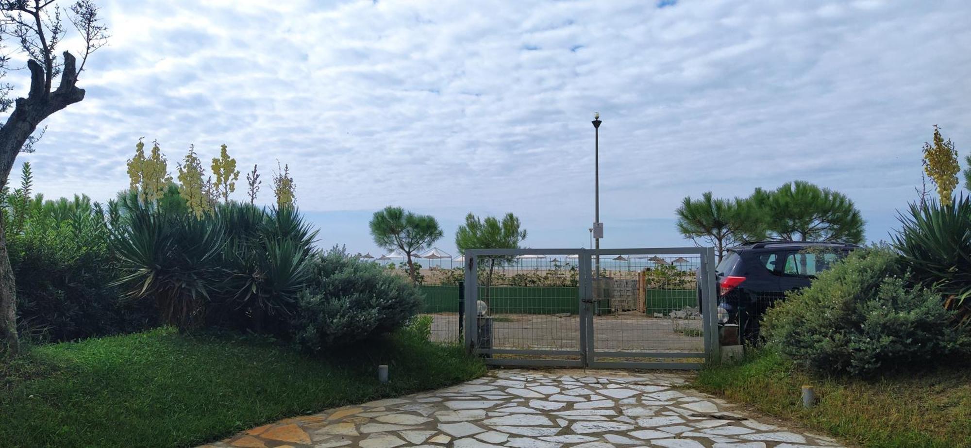 Vacation Home In Gjiri I Lalezit, Lalez, Durrës Exteriör bild